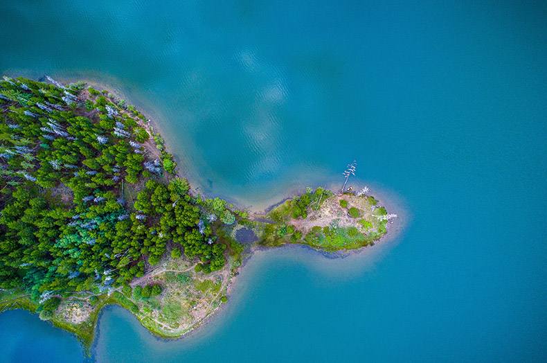 無人機航拍與有人飛機航拍的區別