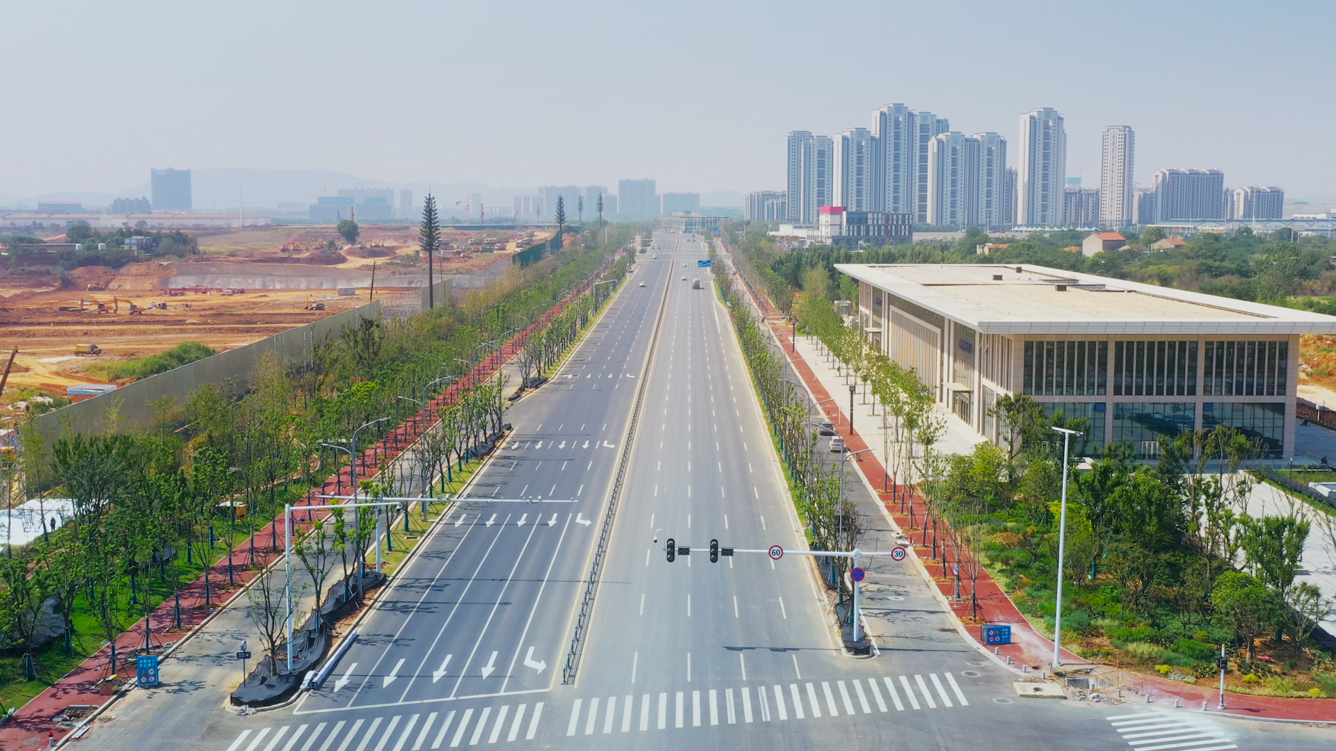 武漢航拍武漢軍運村黃家湖綠道